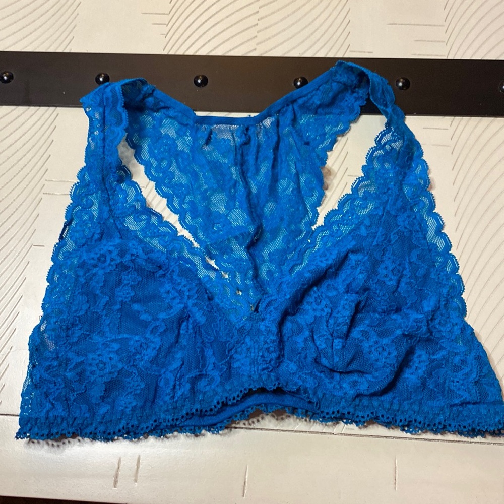 Victoria’s Secret Lace Razor Back Blue Bralette Size Medium